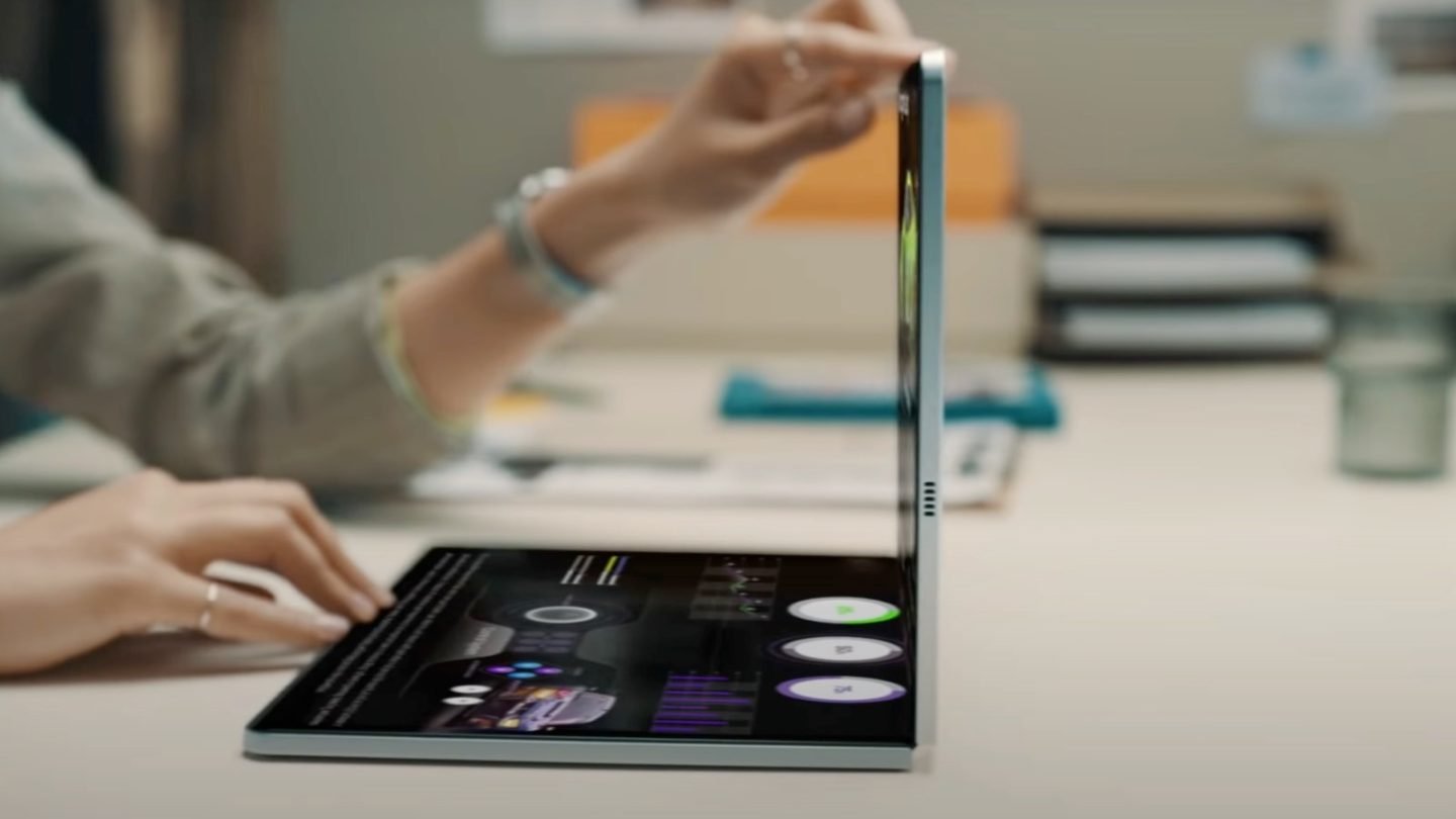 Samsung ka një ide për prodhimin e laptopëve të palosshëm, ndryshe nga çdo model që kemi parë deri më tani